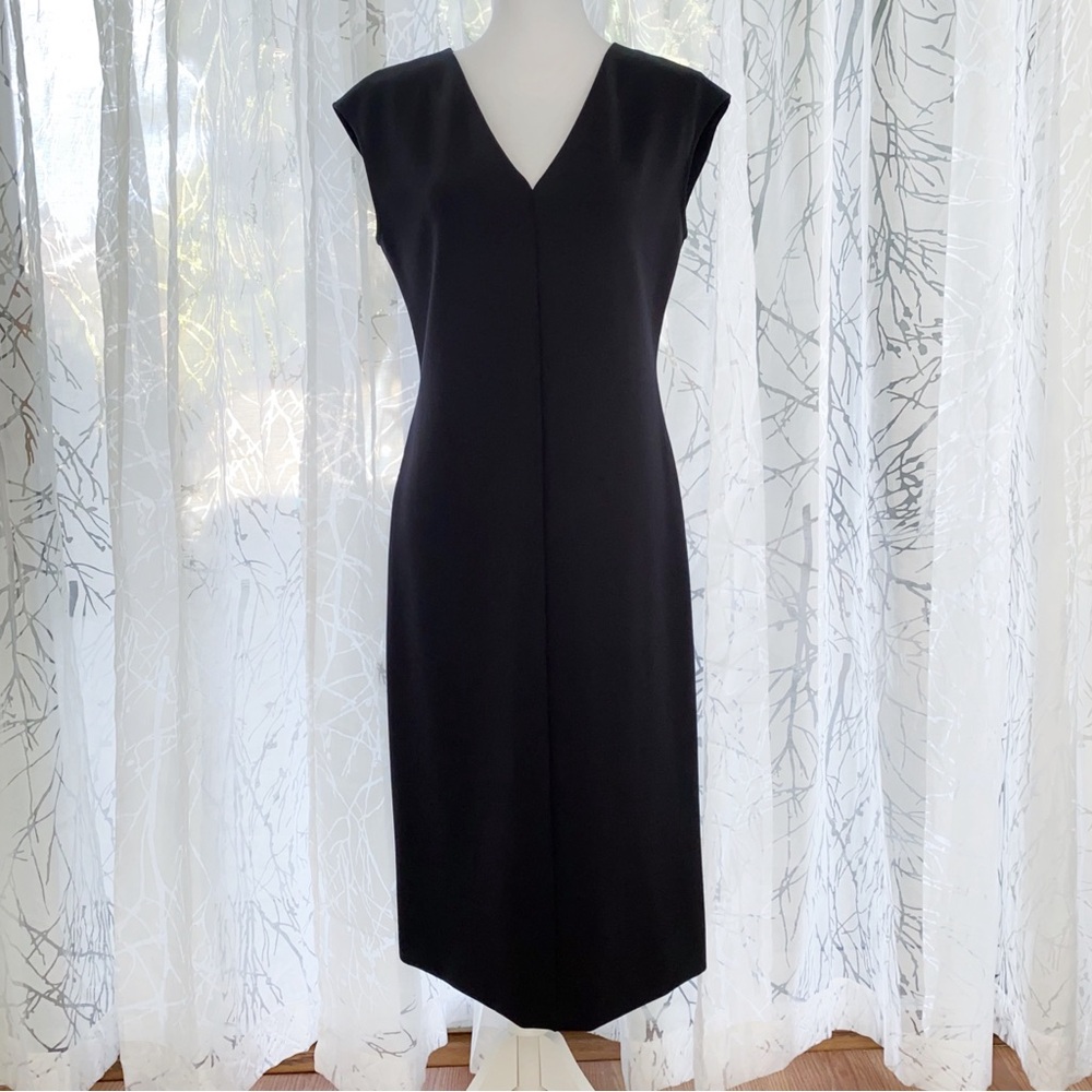 THE ROW BLACK V-NECK SLEEVELESS JEANE MIDI DRESS